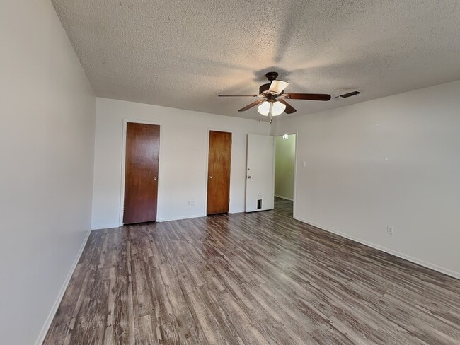 Building Photo - 6220 Wheaton Dr