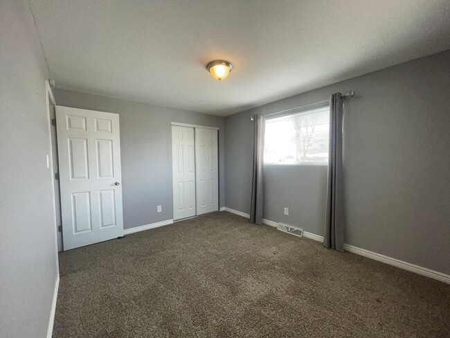 Building Photo - $0 DEPOSIT OPTION. LUXURY ARVADA RENTAL: U...