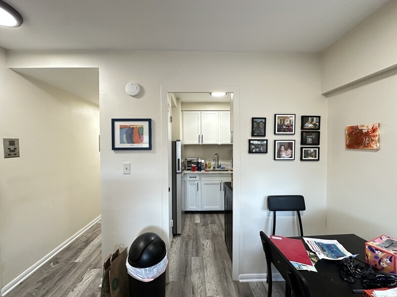 Building Photo - 1400 Chicago Ave