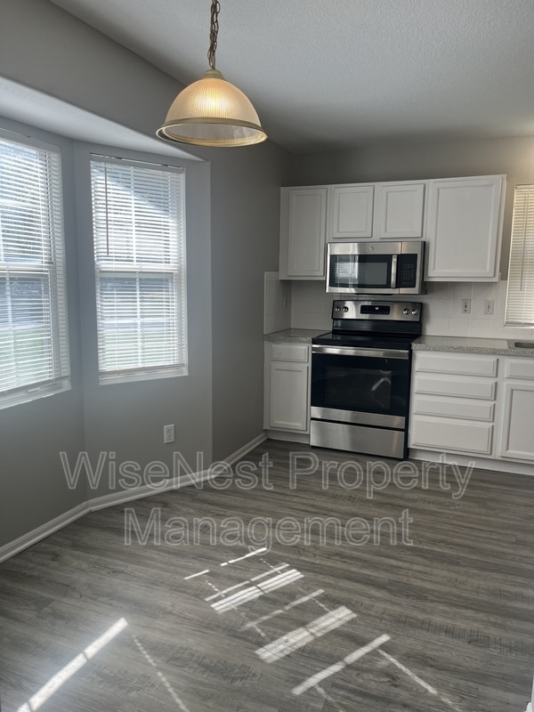 Building Photo - 8203 Woodson Dr