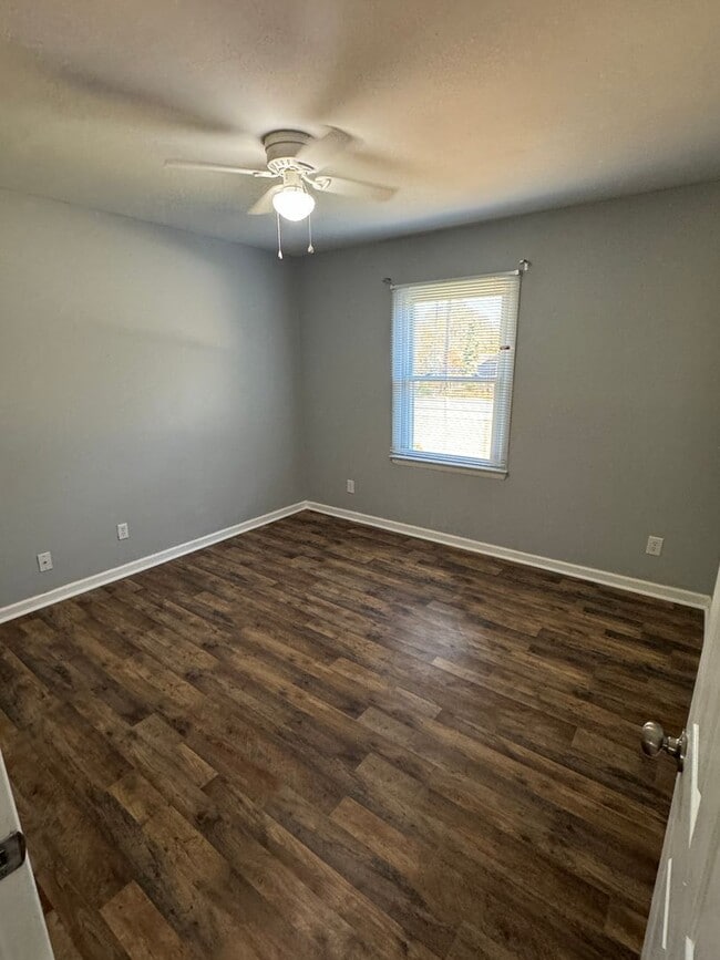 Building Photo - Beautiful Home in a quiet country setting