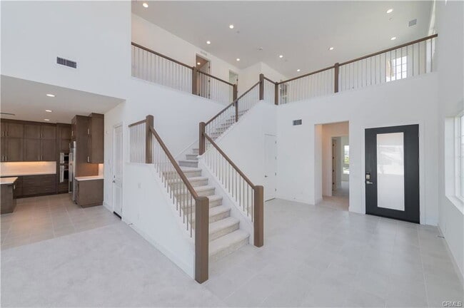 Building Photo - 27562 Juniper Ln