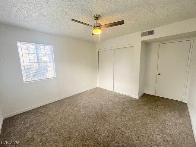 Building Photo - 221 Mission Newport Ln