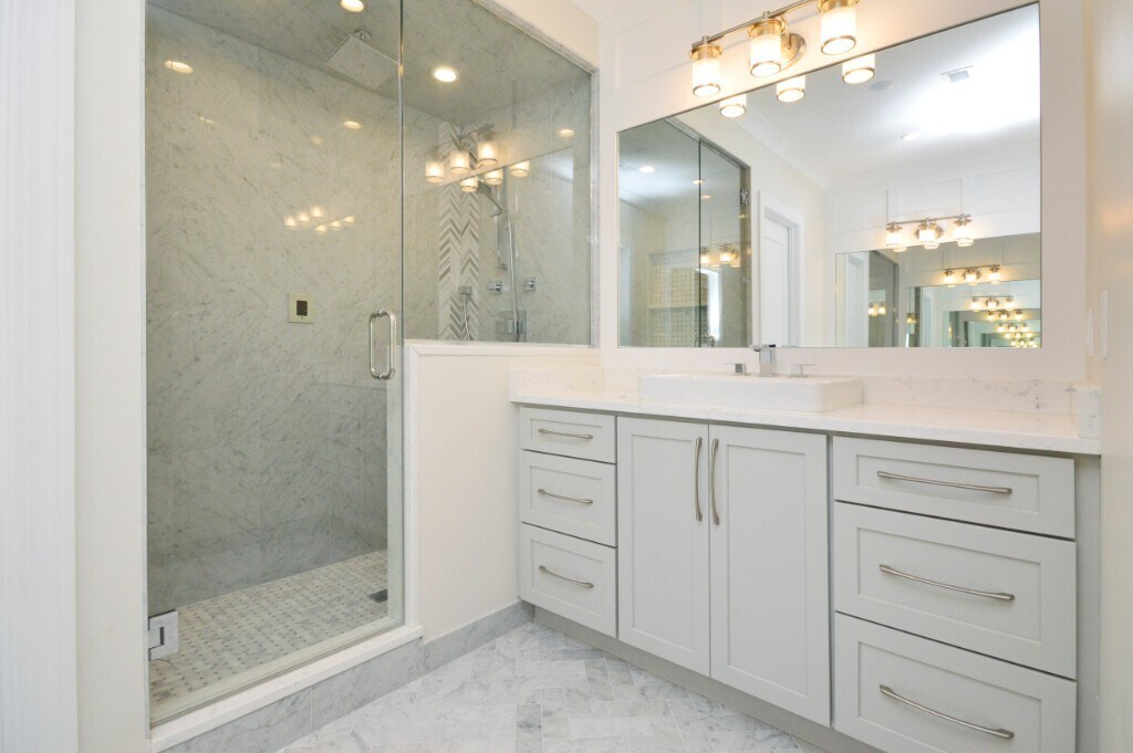 Building Photo - 4727 N Winchester Ave