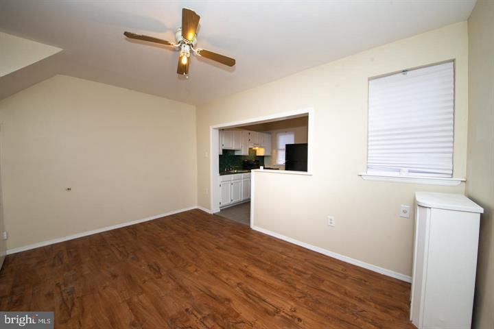 Building Photo - 2061 Wilmot St