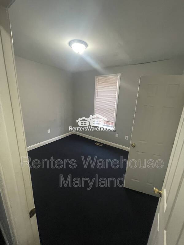 Building Photo - 1427 Poplar Grove St