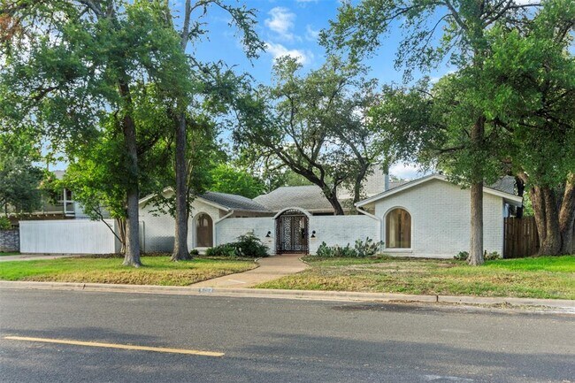Building Photo - 4202 N Hills Dr