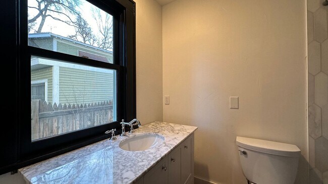 Building Photo - Great House Near Old Town In Fort Collins