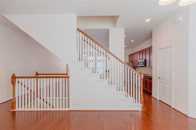 Building Photo - 2326 Stutz Dr