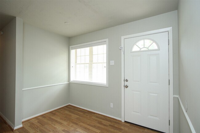 Building Photo - 30115 Misty Meadow Dr