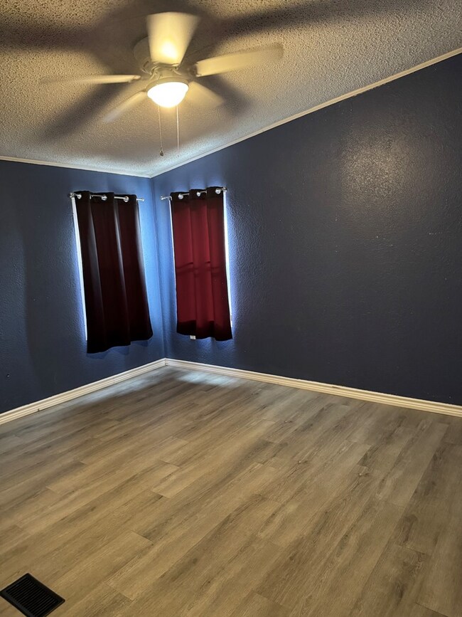 Building Photo - 9724 W 3rd St