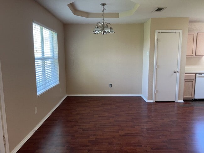 Building Photo - 3308 Lakecrest Dr