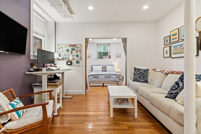 Building Photo - 130 Longwood Ave