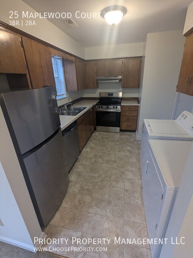 Building Photo - 25 Maplewood Ct