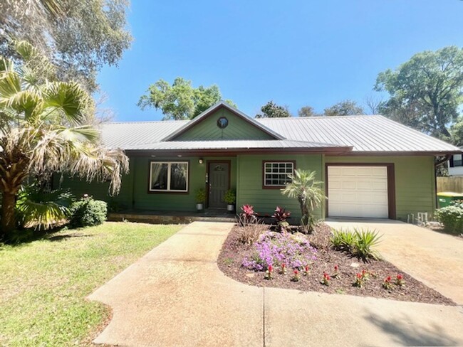 Primary Photo - 1212 Bayshore Dr