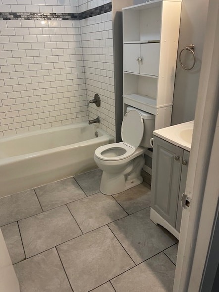 Building Photo - 219 Fernwood St