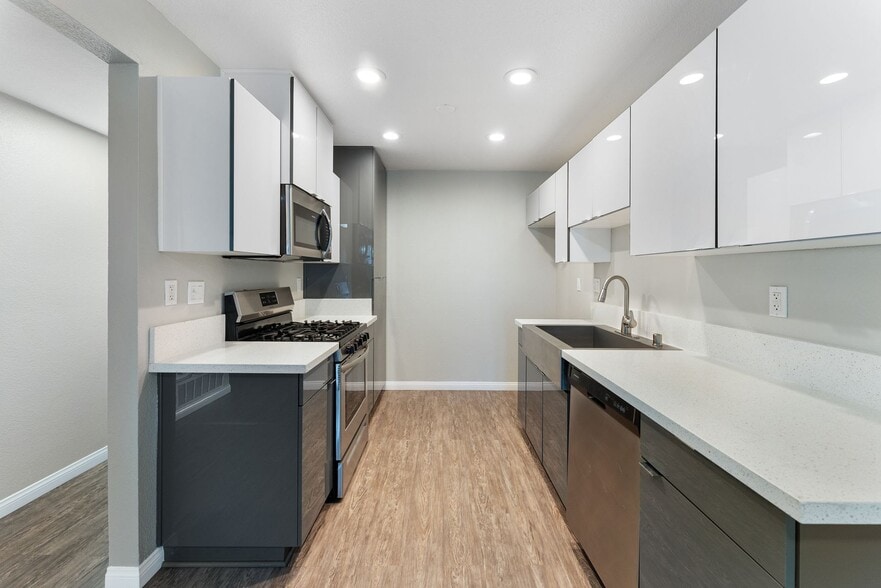 Building Photo - Pacific Palms Apartment Homes