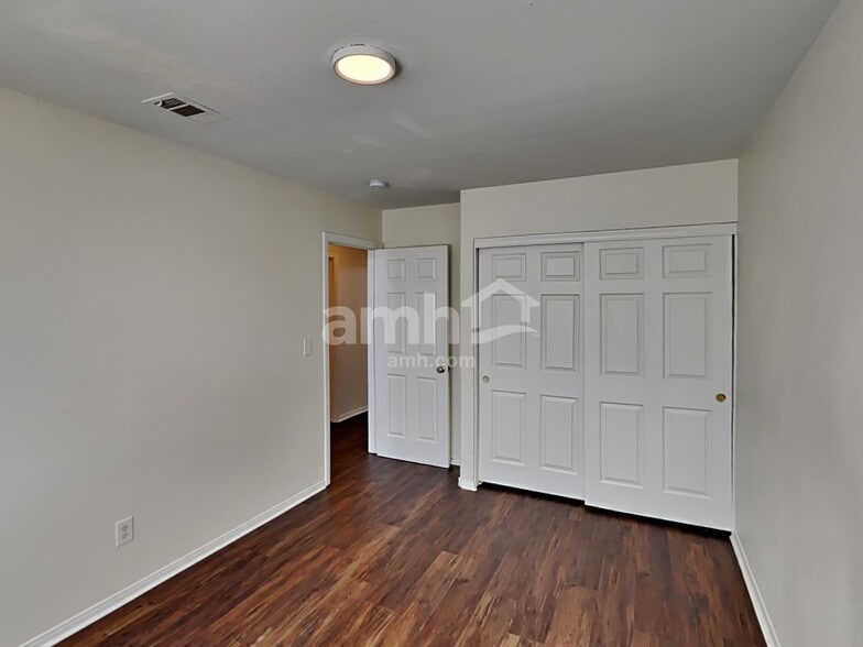 Building Photo - 8100 Kentshire Dr