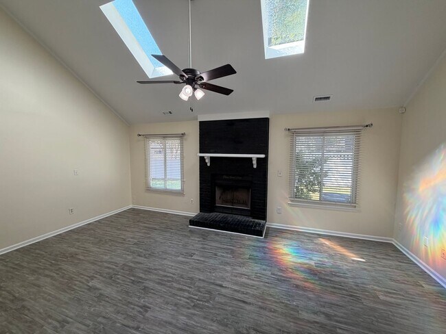 Building Photo - 1605 Hathern Ct