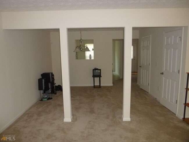 Building Photo - 1962 Grove Way