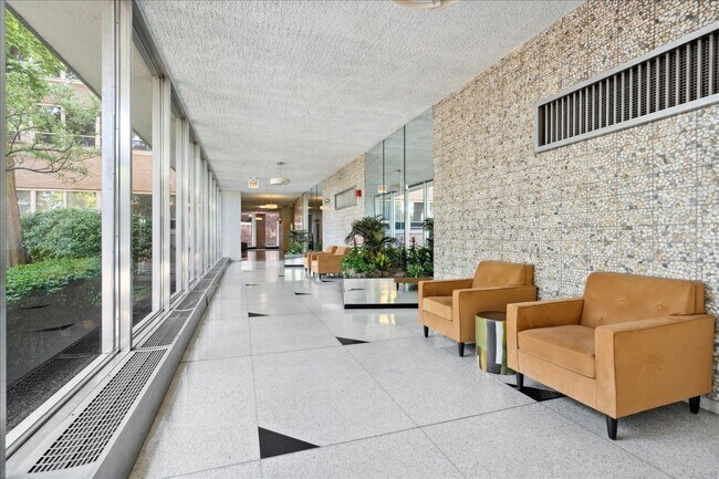 Building Photo - 3950 N Lake Shore Dr