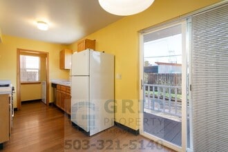 Building Photo - Charming 3 Bedroom Craftsman - Located near Mississippi Avenue!