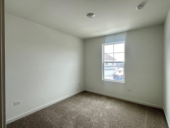 Building Photo - 2274 Barbera Dr