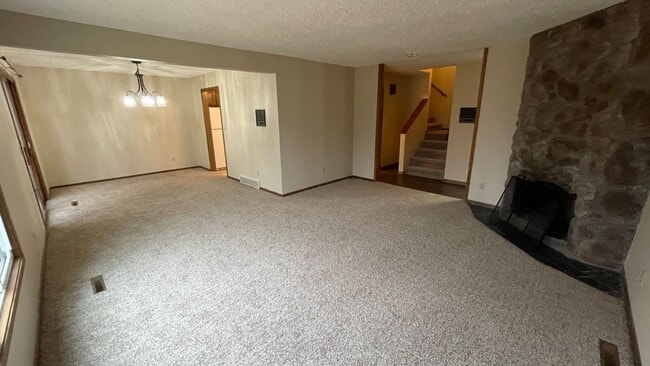 Building Photo - 2261 Springbrook Ct