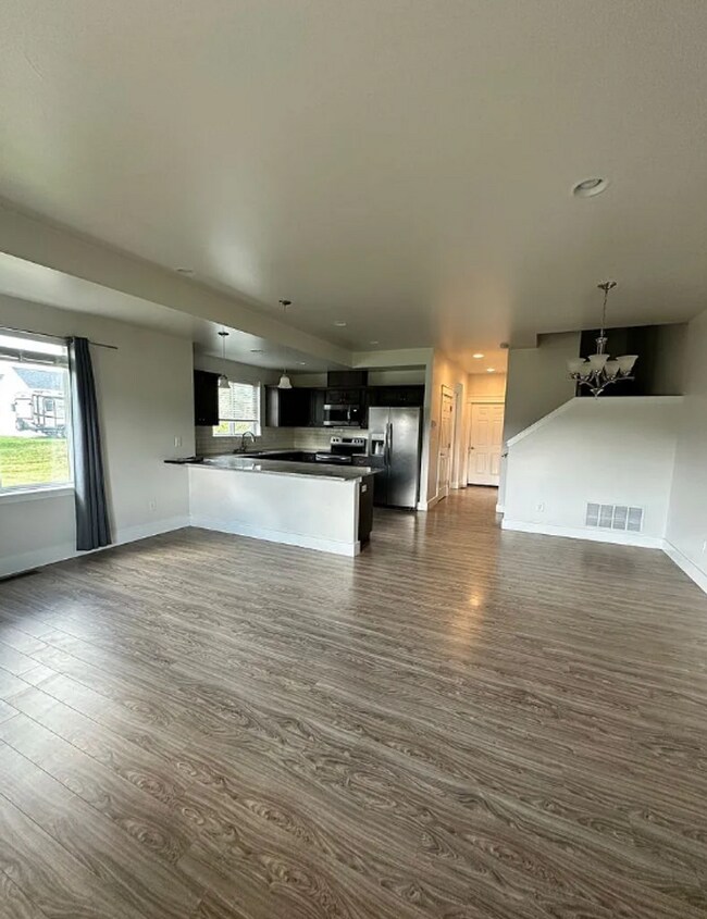 Building Photo - 365 N Ferguson Ave