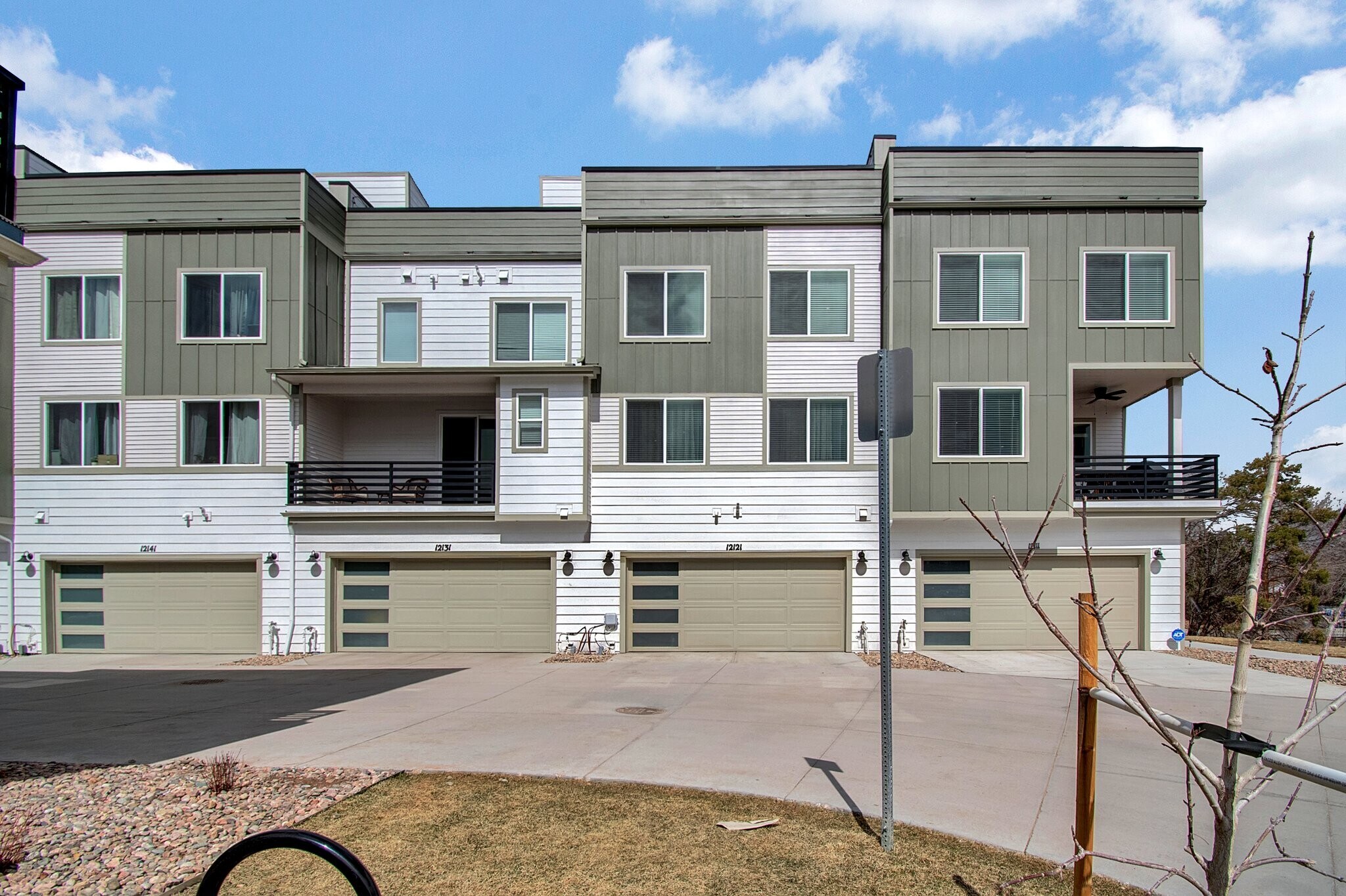 Building Photo - 12121 W 57th Dr