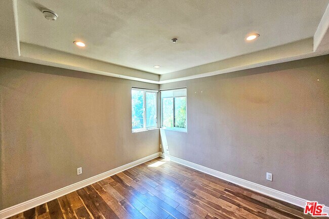 Building Photo - 4220 Fair Ave