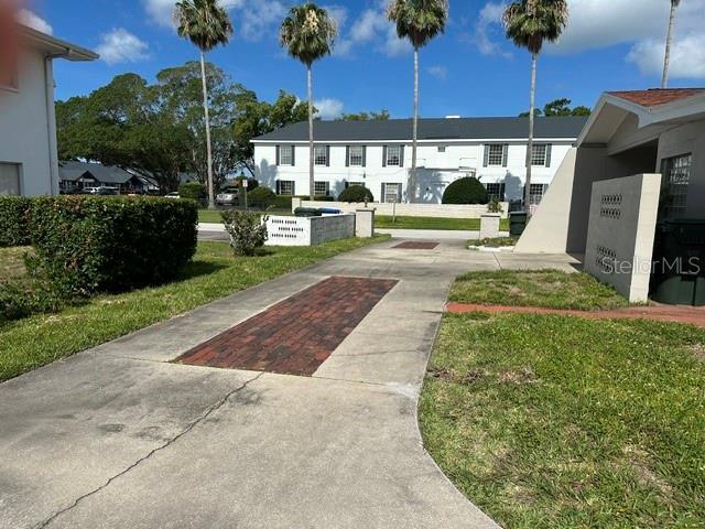 Building Photo - 2301 W Bay Dr