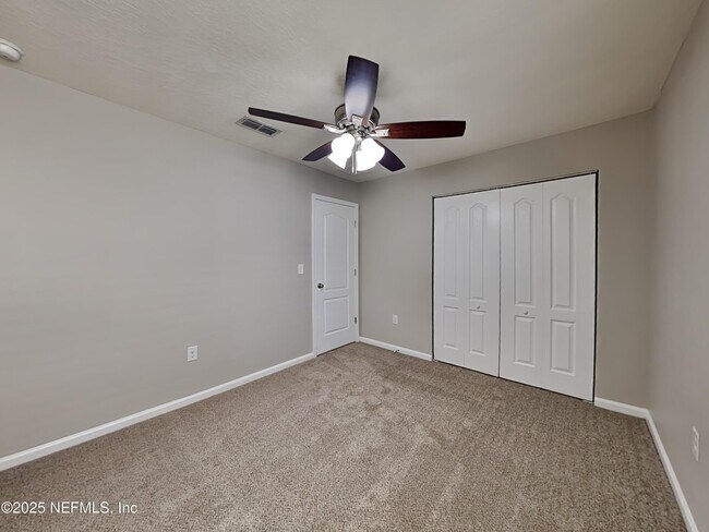 Building Photo - 8048 Meadow Walk Ln