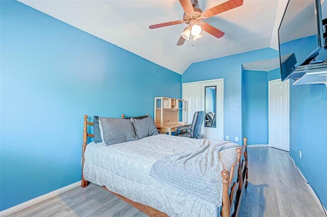 Building Photo - 618 Silver Creek Cir