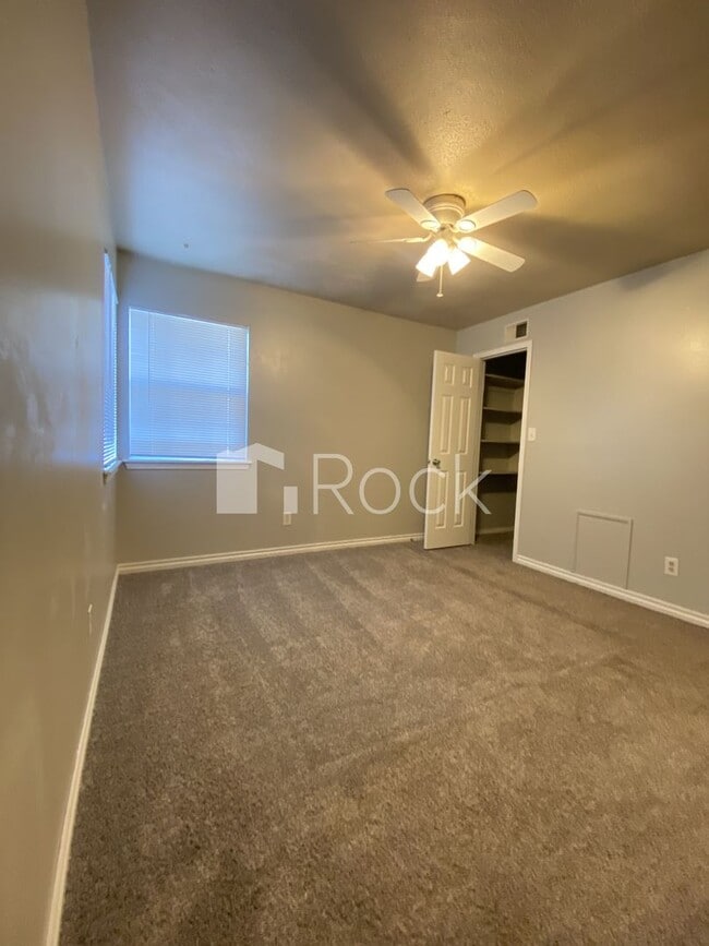 Building Photo - 3 bedroom/2 bathroom home in Moore Schools