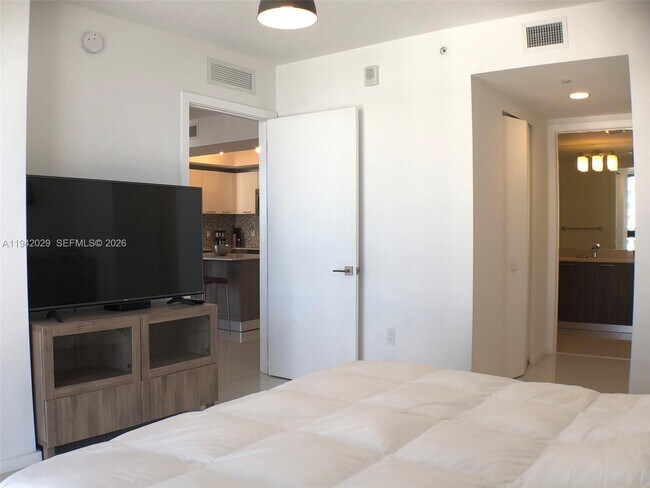 Building Photo - 5252 NW 85th Ave