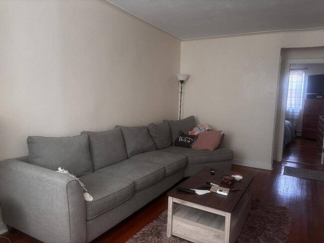 Primary Photo - 15 Dongan Ave