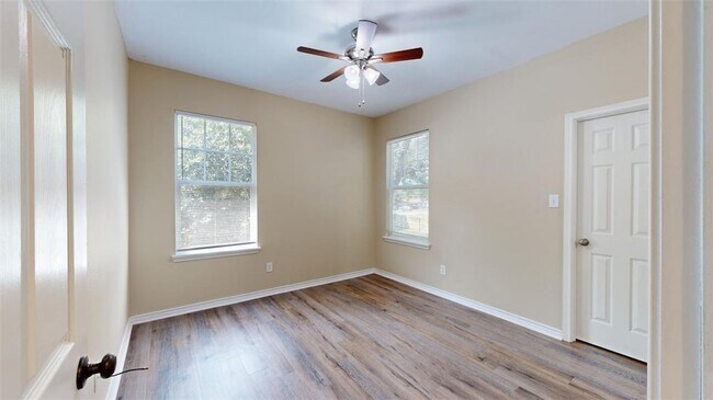 Building Photo - 205 Sterling St