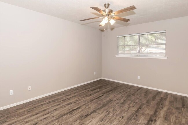 Building Photo - 1212 Hampshire Ln
