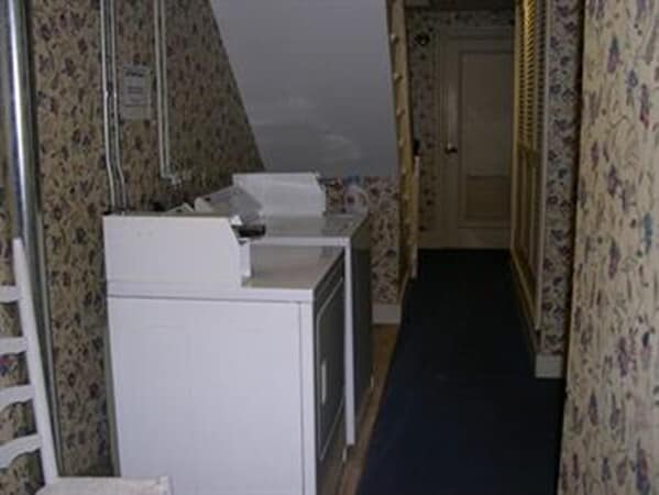 Building Photo - 336 Marlborough St
