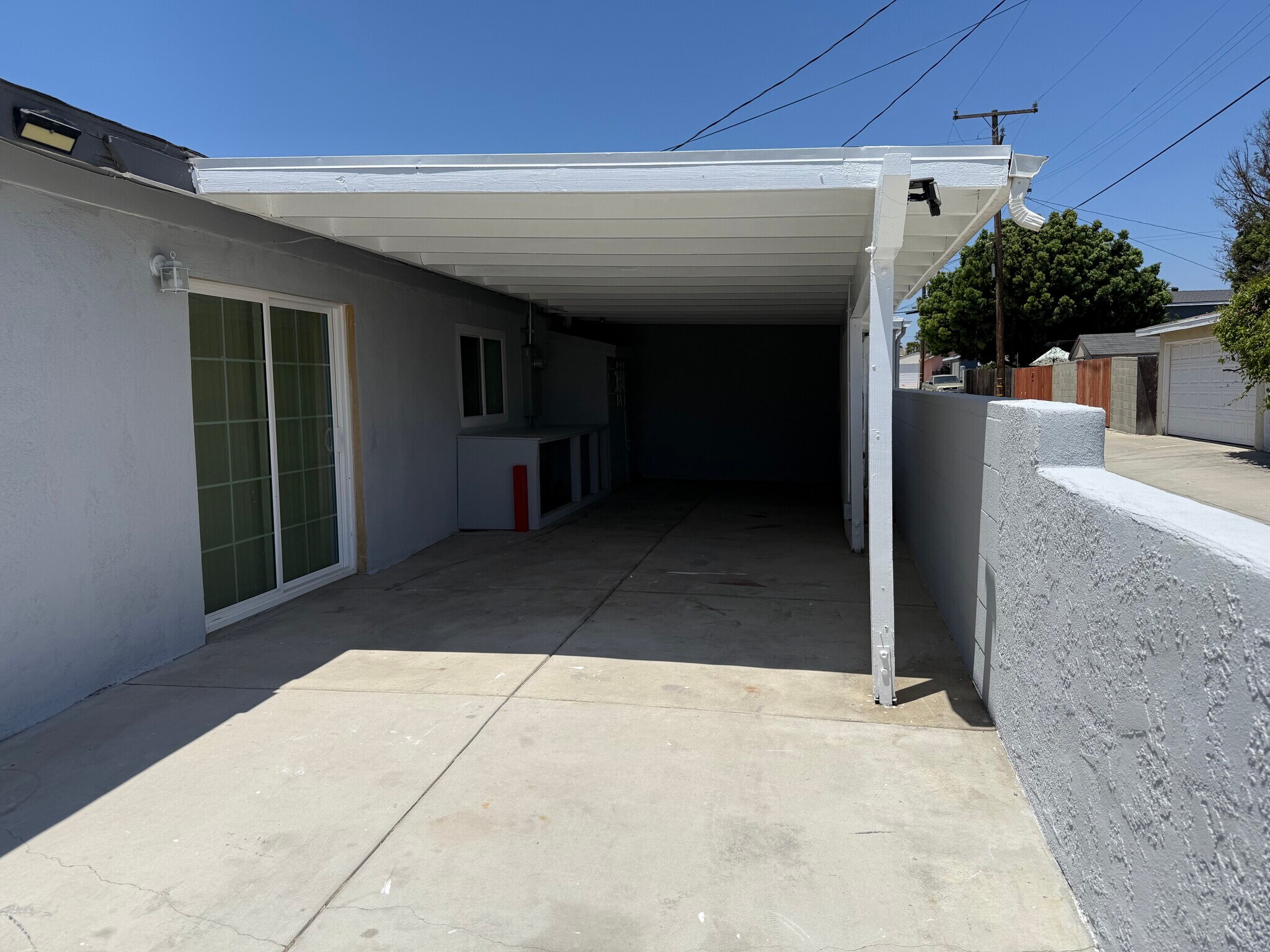 Carport - 1320 W 4th St