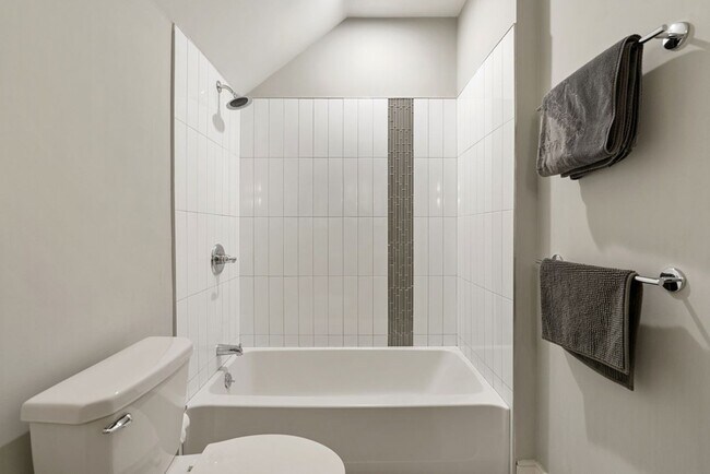 Building Photo - 265 Jackson St