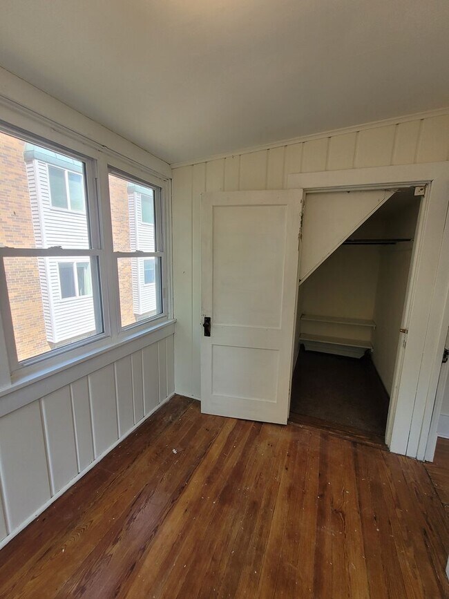 Building Photo - 1404 Bass Ave