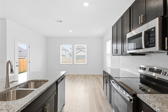 Building Photo - 416 Breccia Trl