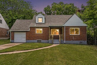 Building Photo - Renovated 3 Bed 2 Bath Home