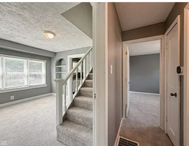 Building Photo - 3736 Kinnear Ave