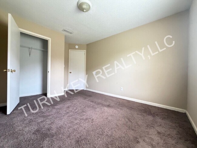Building Photo - 127 Avalon Ave