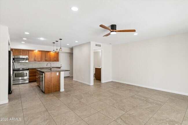 Building Photo - 6756 W Morrow Dr