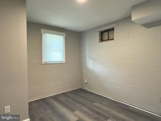 Building Photo - 31 S Main St