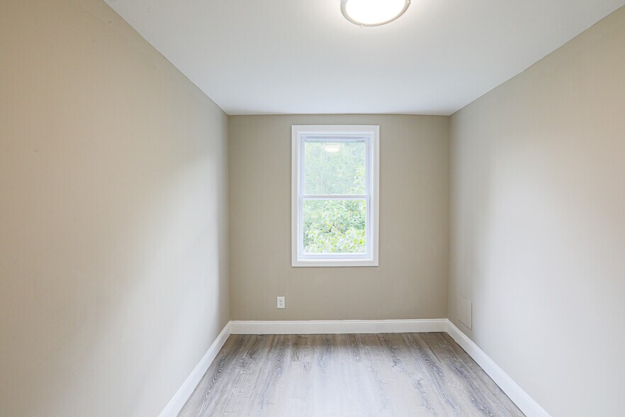Bedroom 1 - 2841 Round Rd